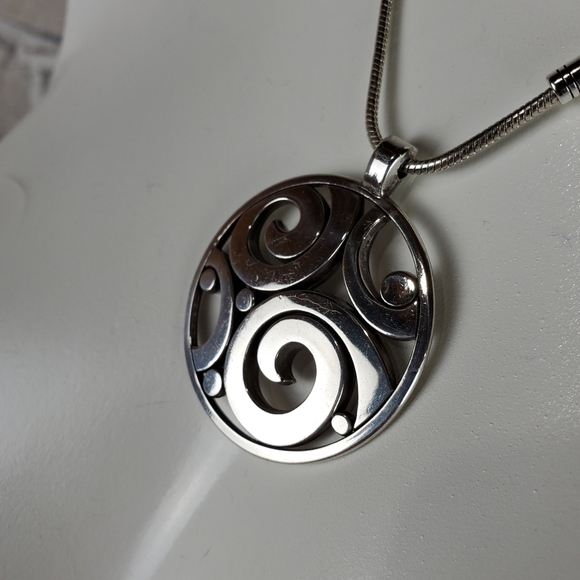 Vintage Brighton London Groove Neckline Large Circle Silver Plated Retired - Picture 10 of 10